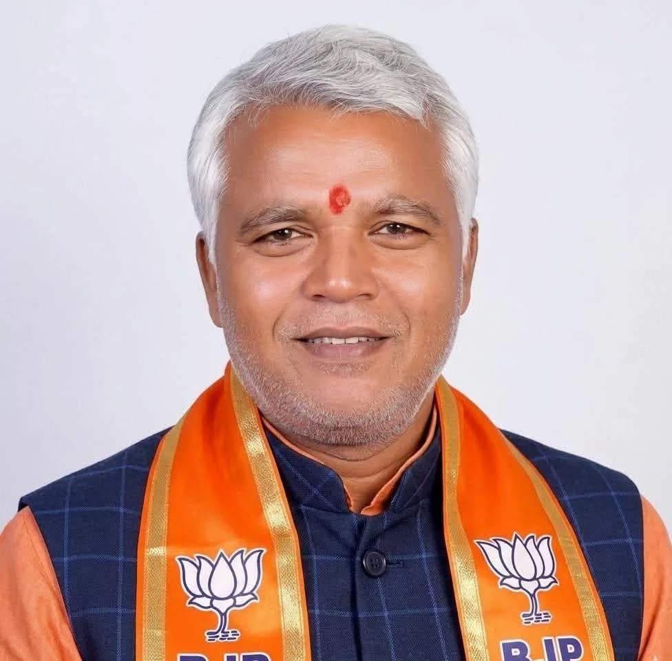 रुधौली में बिछाया सड़कों का जाल, संजय चौधरी ने गिनाईं 5 साल की विकास उपलब्धियां