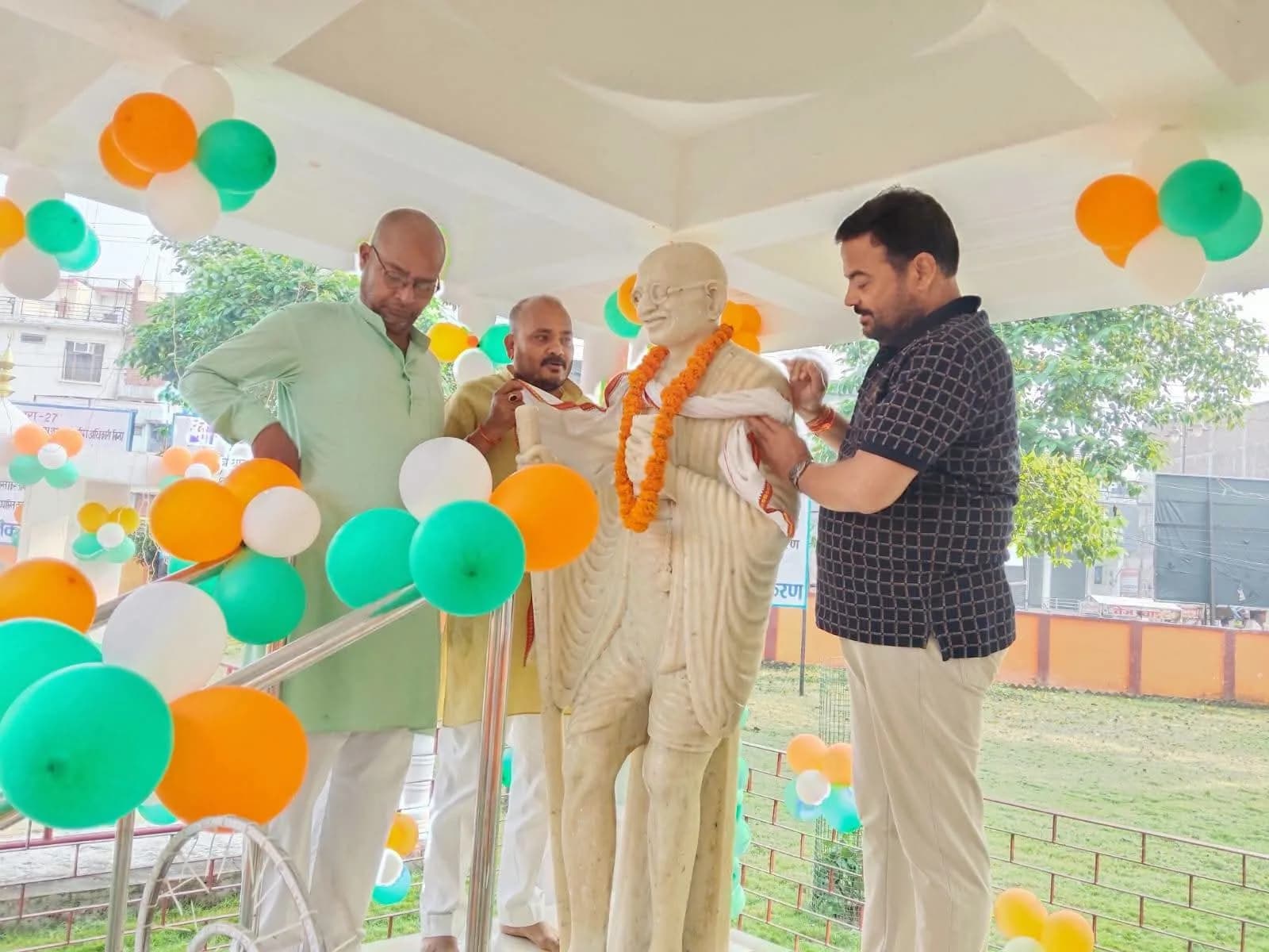 गांधी और शास्त्री जी के आदर्श राष्ट्रसेवा की प्रेरणा, इंजीनियर अरविंद पाल ने अर्पित की श्रद्धांजलि